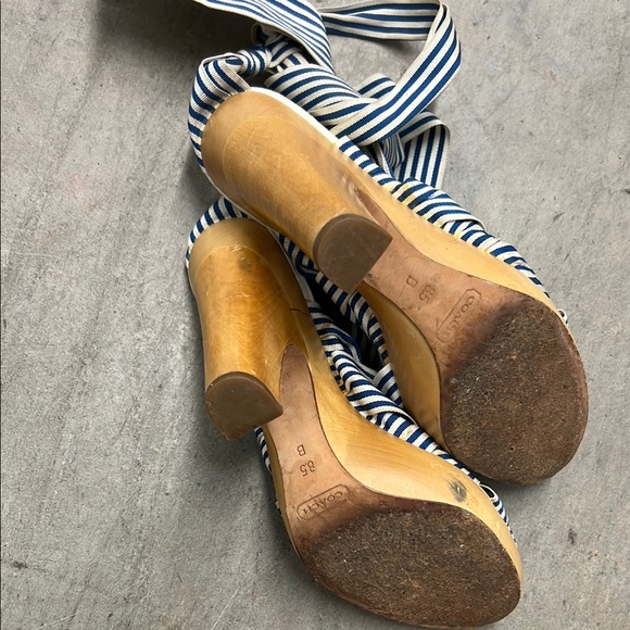 Beautiful Coach Navy and White Striped Sandals size 8.5 B - Picture 9 of 10